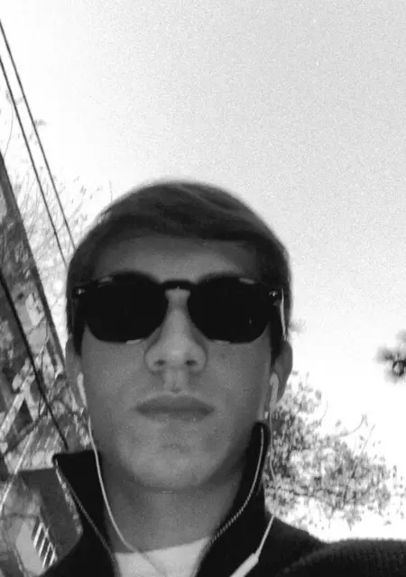 Lorenco из Тбилиси, мне 19, познакомлюсь для общения