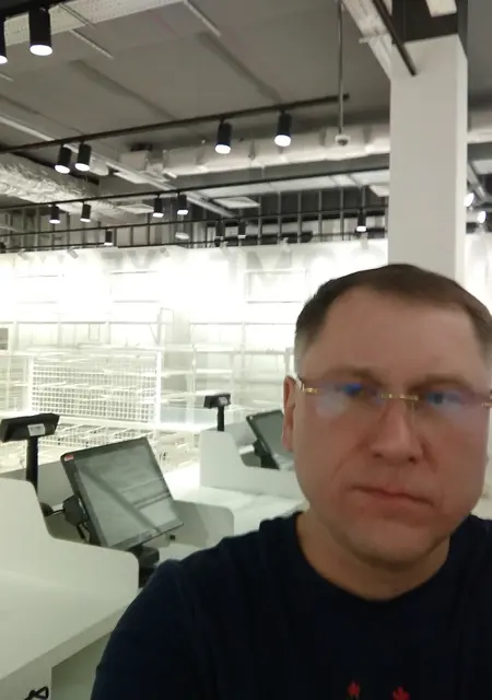 Виталий из Минска, мне 52, познакомлюсь для приятного времяпровождения