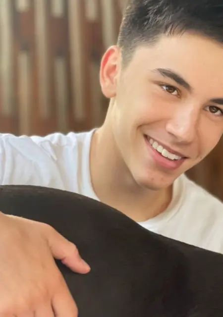 Давид з Харкова, мені 18 років, познайомлюсь на одну ніч