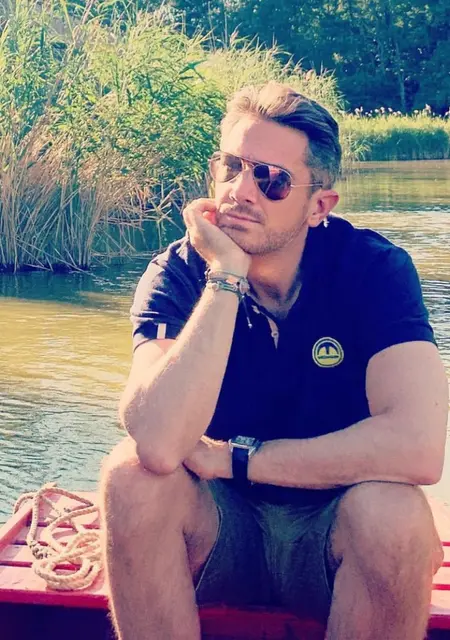 Hector Vincent из Парижа, ищу на сайте общение