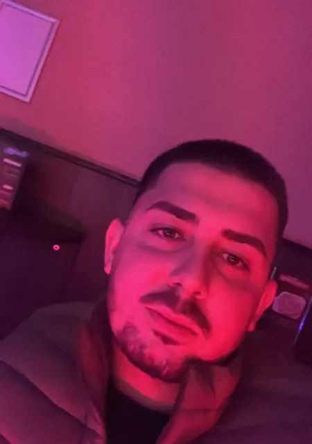 Я Goge, 21, из Бухареста, ищу знакомства без обязательств