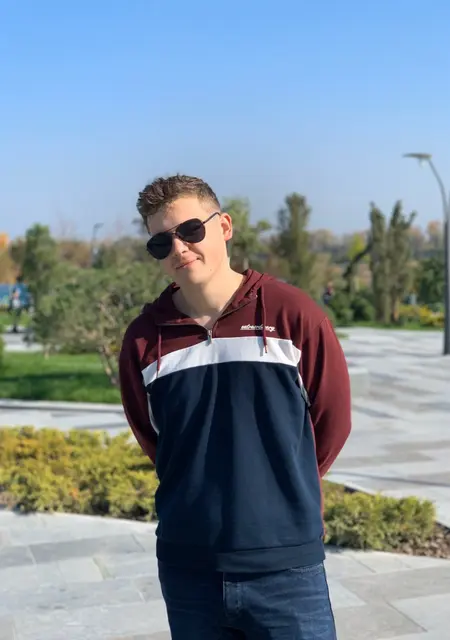 Nick из Днепра, мне 29, познакомлюсь на одну ночь