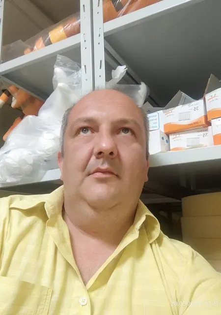 Максим из Чернигова, мне 38, познакомлюсь для вирта