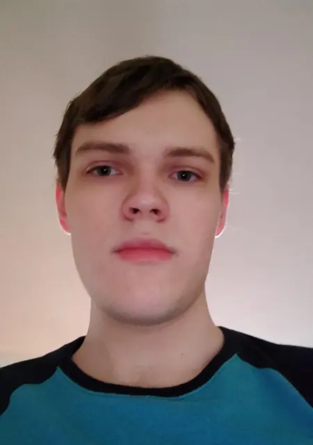 Я Максим, 22 років, знайомлюсь без зобов'язань у Полтаве