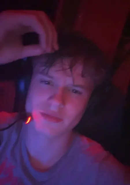 Я Eduard, 24, из Брно, ищу знакомство для вирта