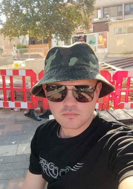 Dmitrii из Тель-авива, мне 27, познакомлюсь на одну ночь