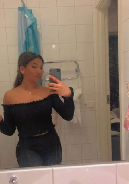 Sara из Стокгольма, мне 21, познакомлюсь