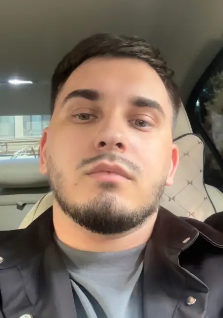 Mihai из Кишинёва, мне 24, познакомлюсь для вирта