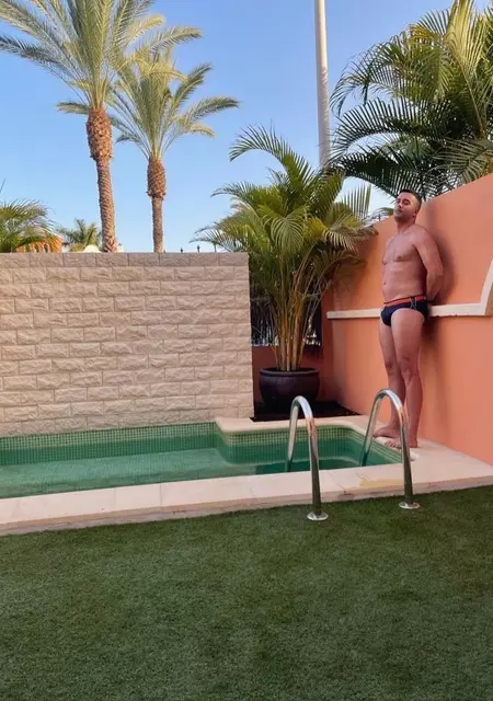 Luka из Ареньс-де-Мар, мне 37, познакомлюсь для приятного времяпровождения