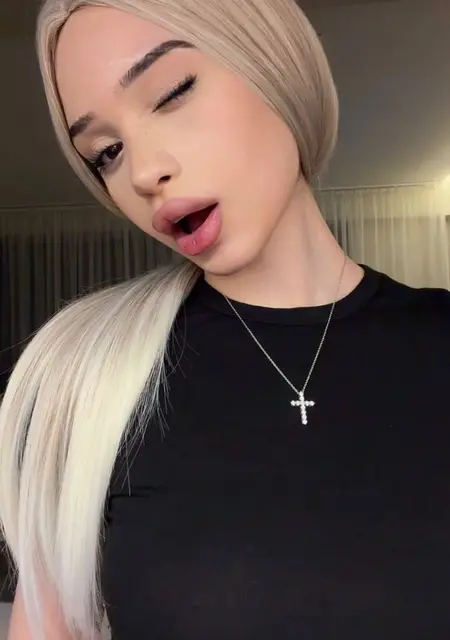 Я Настя, 27, из Вены, ищу знакомство для открытые отношения