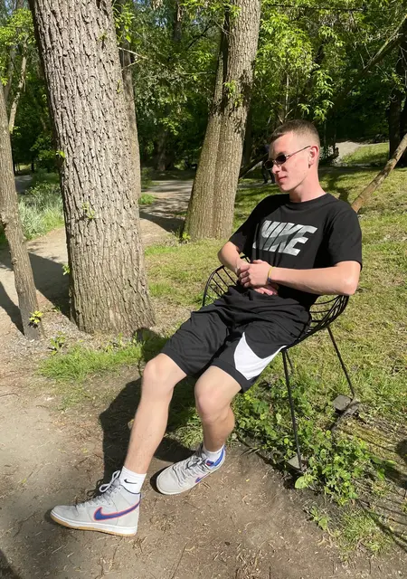 Ваня из Харькова, ищу на сайте знакомства на одну ночь