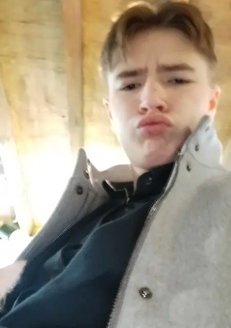 Кирилл из Одессы, мне 20, познакомлюсь на одну ночь