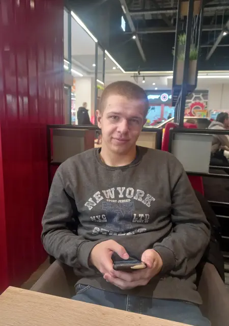 Я Андрей, 21, из Гродно, ищу знакомство для общения