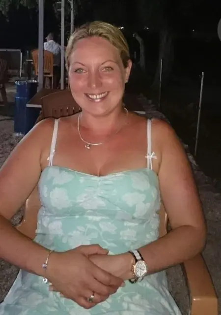 Я Tara-Marie, 40, из Лондона, ищу знакомство