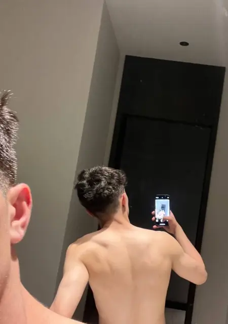 Я Timur, 18, из Баку, ищу знакомства на одну ночь