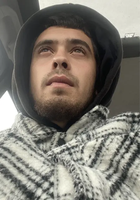 Я Ваня, 22, знакомлюсь для открытые отношения в Бельцах