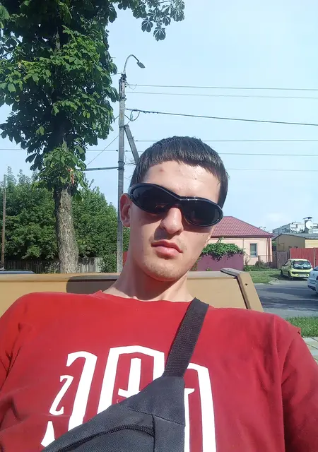 Я Артур, 21, знакомлюсь для постоянных отношений в Киеве