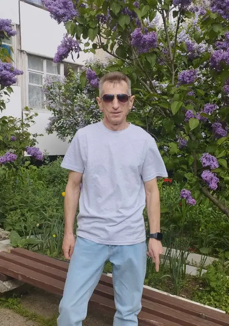 Олег из Минска, мне 53, познакомлюсь для дружбы