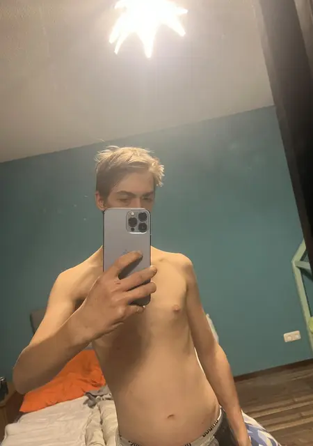 King из Оффенбурга, мне 26, познакомлюсь для приятного времяпровождения