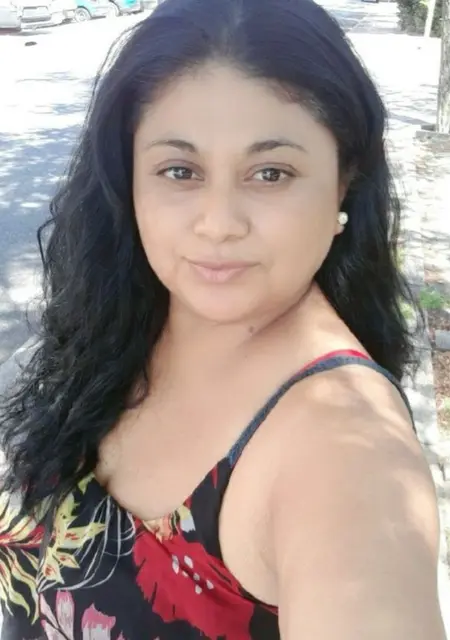 Я Carla Yeny Gamonal, 44, знакомлюсь в Мадриде