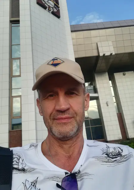 Я Александр, 60, из Гродно, ищу знакомства без обязательств