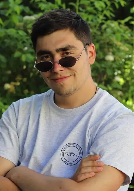 Геннадий из Унгень, мне 25, познакомлюсь для открытые отношения