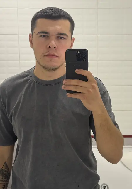 Я Андрей, 23, из Одессы, ищу знакомство для постоянных отношений