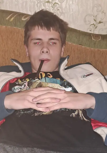 Я Вова, 20, из Витебска, ищу знакомство для приятного времяпровождения