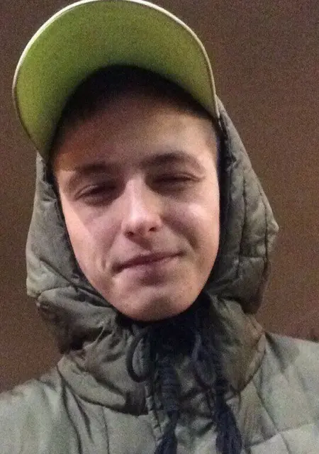 Я Влад, 25, из Мозыря, ищу знакомства без обязательств