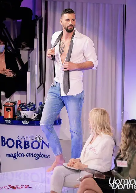 Alessandropitti из Турина, ищу на сайте приятное времяпровождение