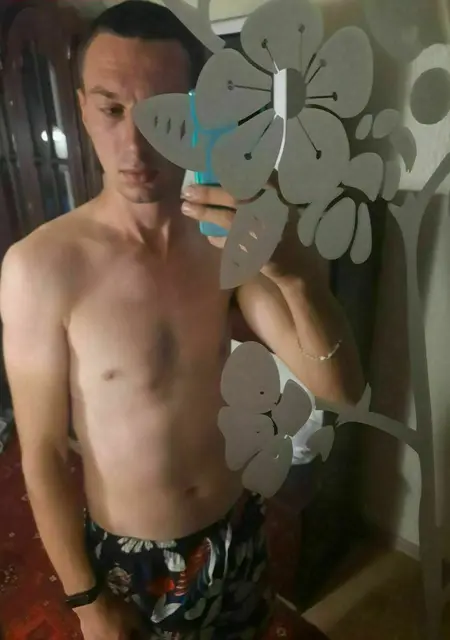 Я Виктор, 28, из Первомайского, ищу знакомство для приятного времяпровождения