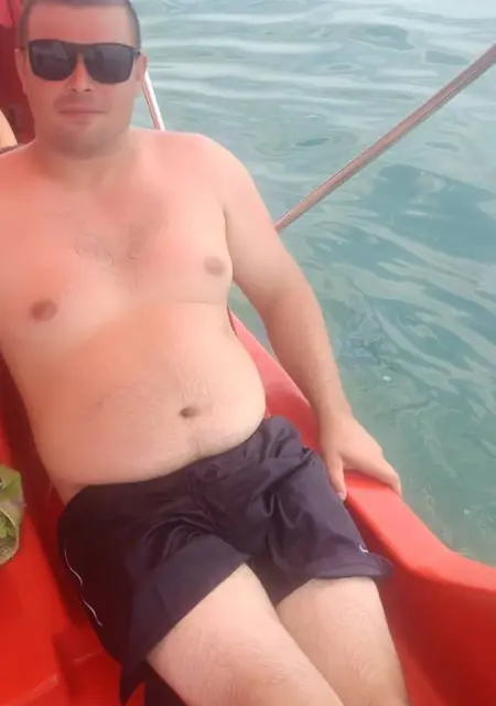 Олександр из Новой Каховки, мне 35, познакомлюсь для постоянных отношений