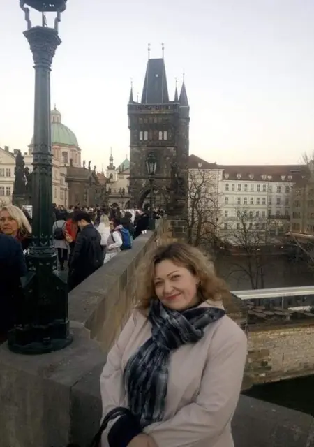 Я Оксана, 43, знакомлюсь в Праге