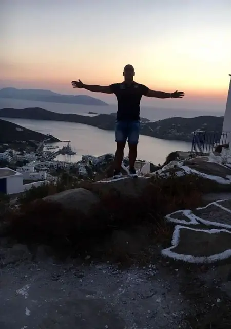 Alexisbtm из Афин, мне 42, познакомлюсь