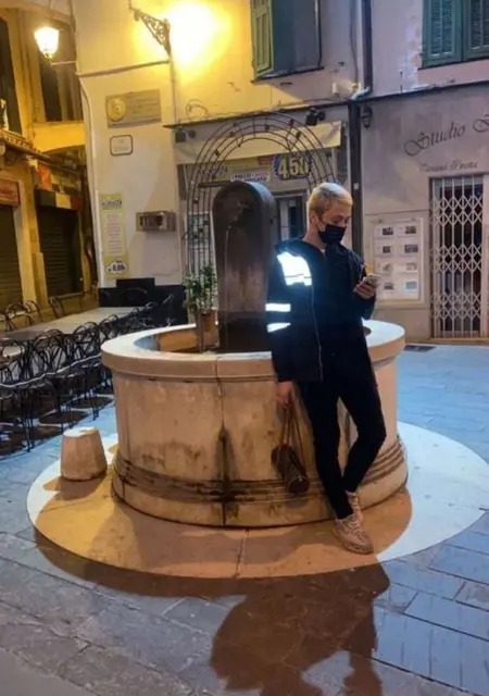 Tom из Парижа, мне 24, познакомлюсь