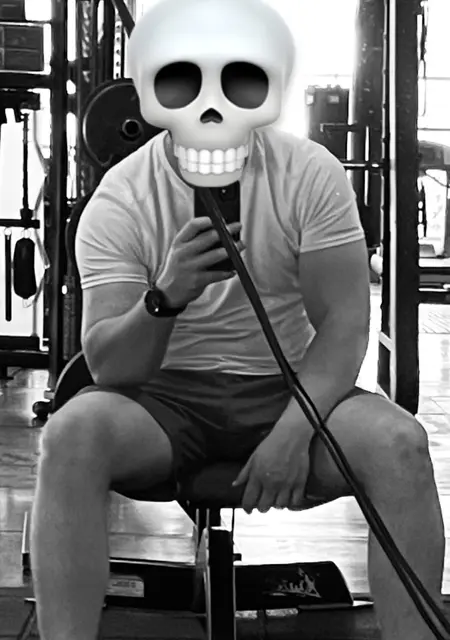 Я Сергей, 21, из Сум, ищу знакомства на одну ночь