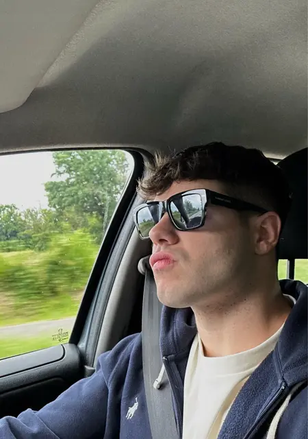 Я Simone, 27, знакомлюсь для постоянных отношений в Риме