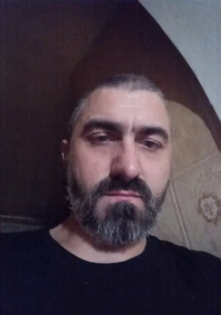 Я Алекс, 48, из Ясиноватой, ищу знакомства без обязательств