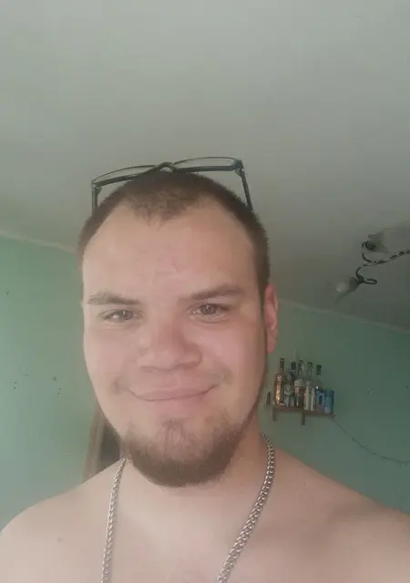 Александр з Черкас, мені 26 років, познайомлюсь на одну ніч