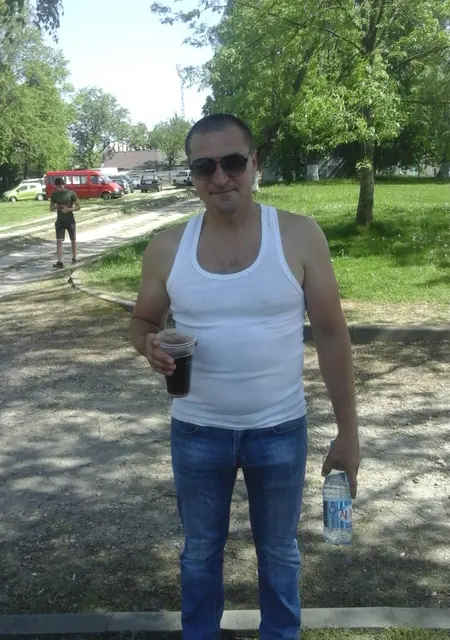 Юра из Барановичей, мне 44, познакомлюсь на одну ночь