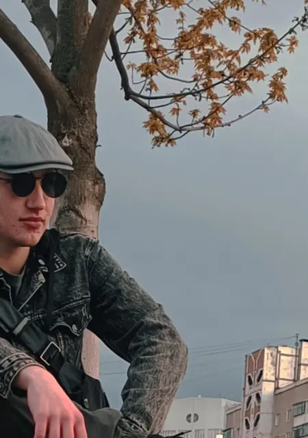 Yaros из Броваров, мне 21, познакомлюсь для приятного времяпровождения