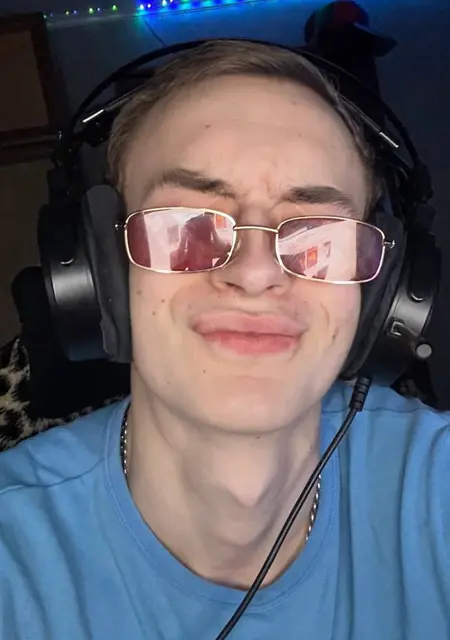 Я Сергей, 19, из Березани, ищу знакомство для постоянных отношений