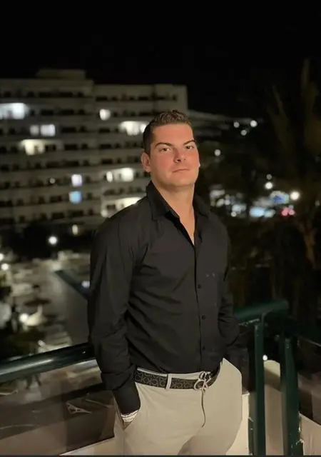 Adri из Барселоны, ищу на сайте дружбу