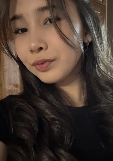 Я Рената, 20, из Амстердама, ищу знакомство для вирта