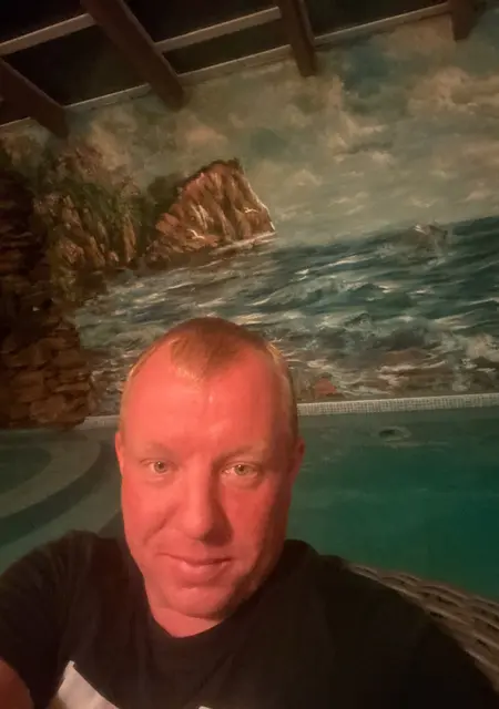 Максим из Луганска, ищу на сайте знакомства на одну ночь