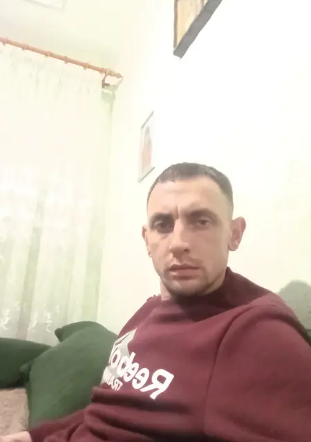 Макс из Ровно, мне 29, познакомлюсь на одну ночь