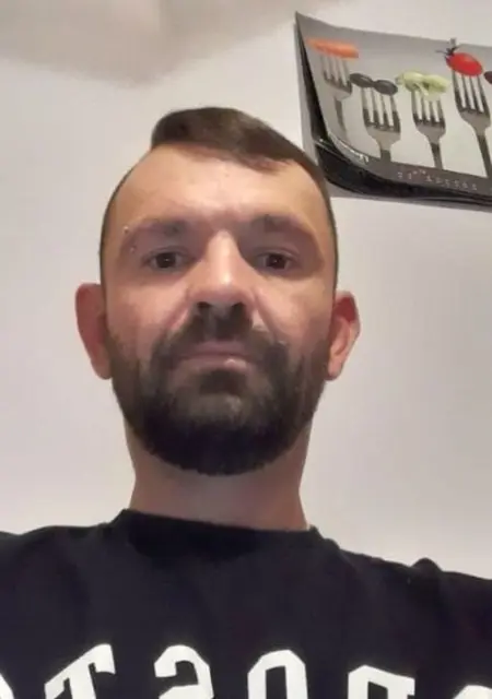 Я Mirek, 45, знакомлюсь в Варшаве