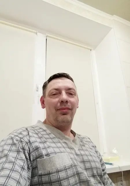 Я Саша, 48, из Днепра, ищу знакомства на одну ночь