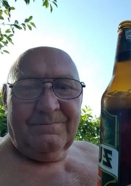 Я Саша, 20, из Днепра, ищу знакомство для постоянных отношений