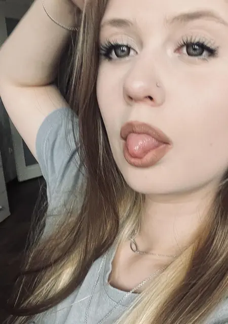 Я Ульяна, 19, знакомлюсь для дружбы в Гродно